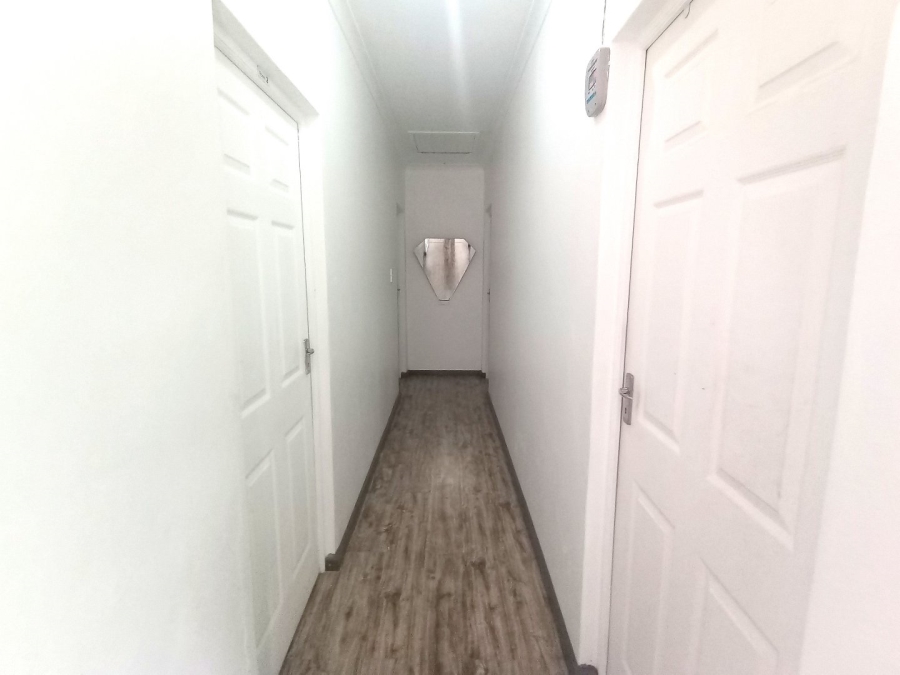 11 Bedroom Property for Sale in Ravensmead Western Cape